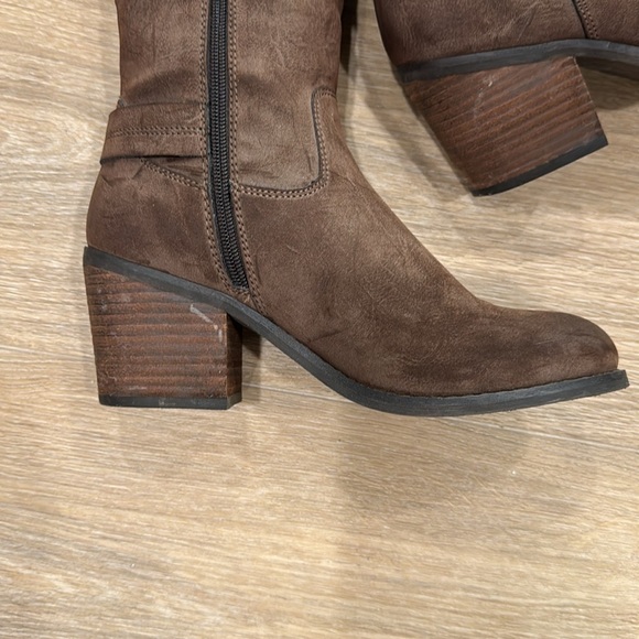 Zealy Brown Stacked Heel Side Zip Boots - Size 8 - Picture 2 of 6